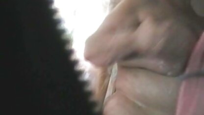 Youngster masturbiert pussy vor der reife damen kostenlos webcam auf skype